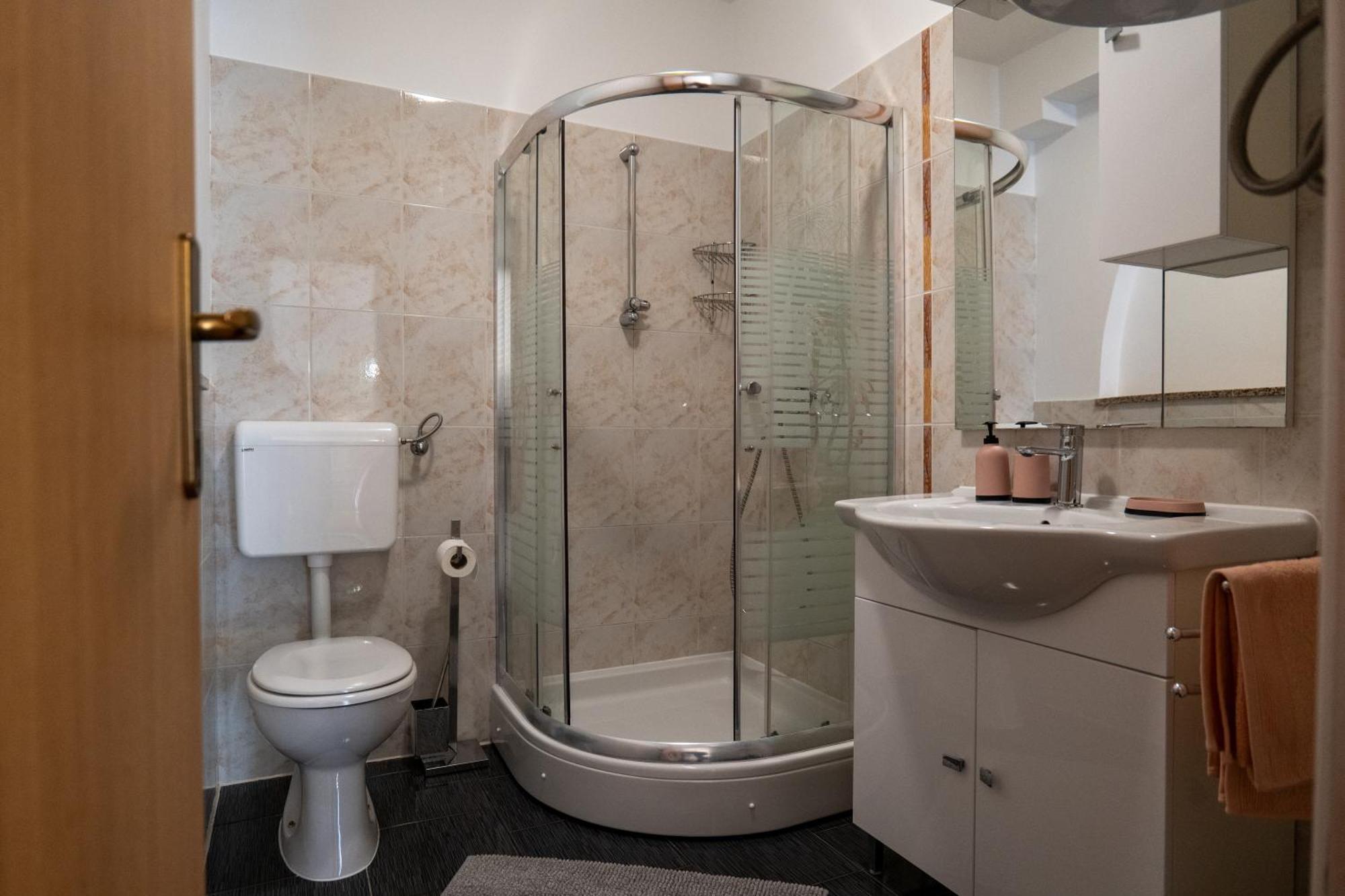 Irena'S Place A1 Ровинь Номер фото