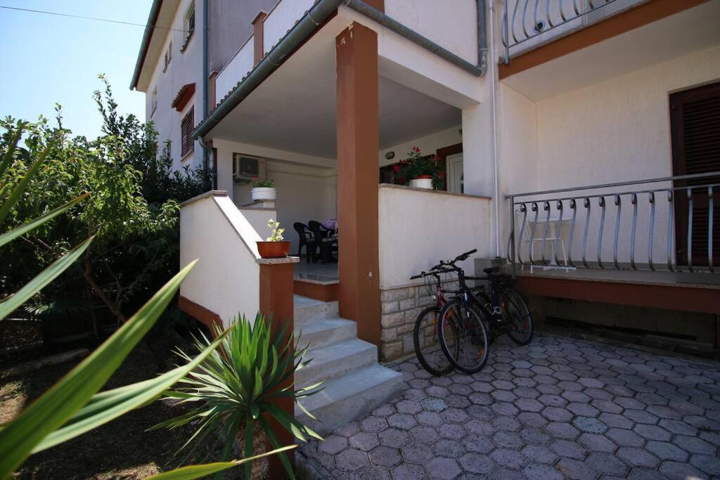 Irena'S Place A1 Ровинь Номер фото
