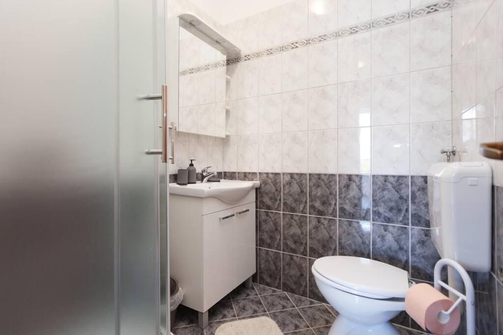 Irena'S Place A1 Ровинь Номер фото