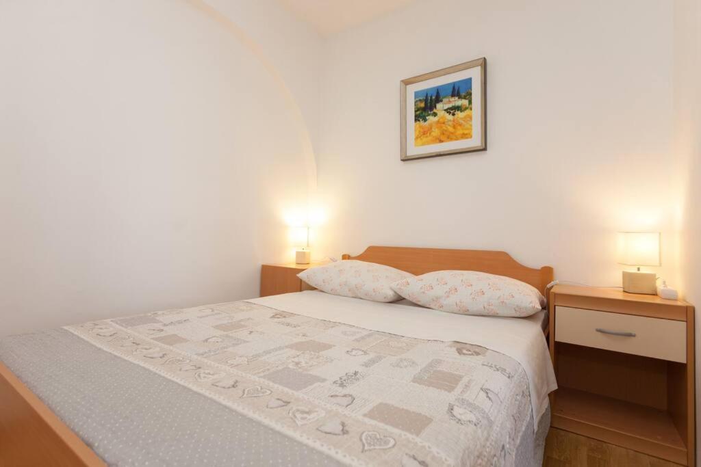 Irena'S Place A1 Ровинь Номер фото