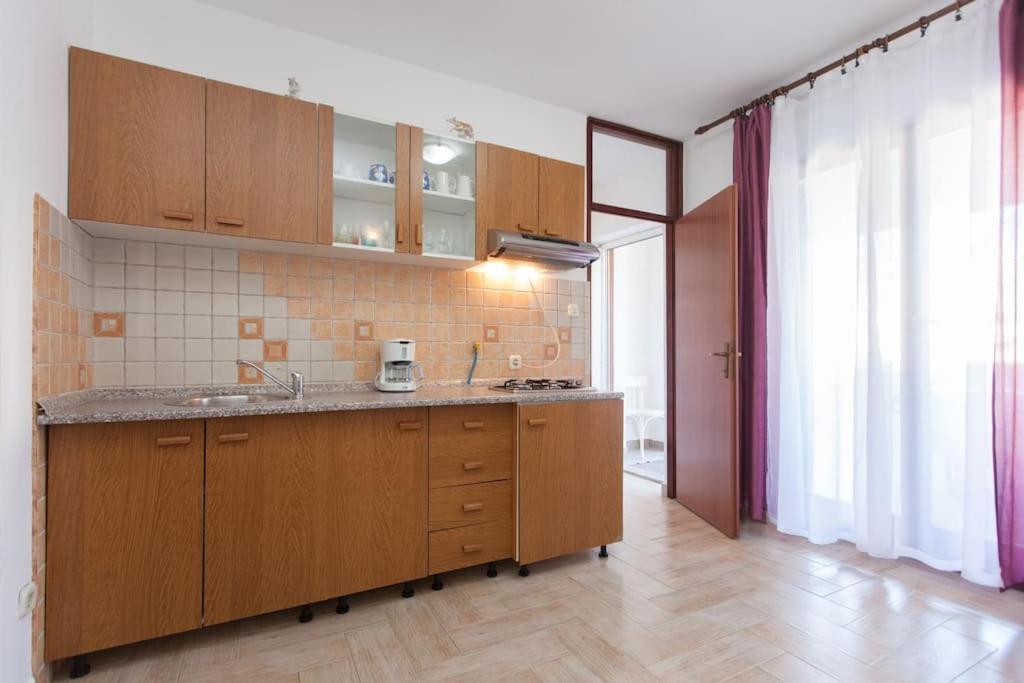 Irena'S Place A1 Ровинь Номер фото
