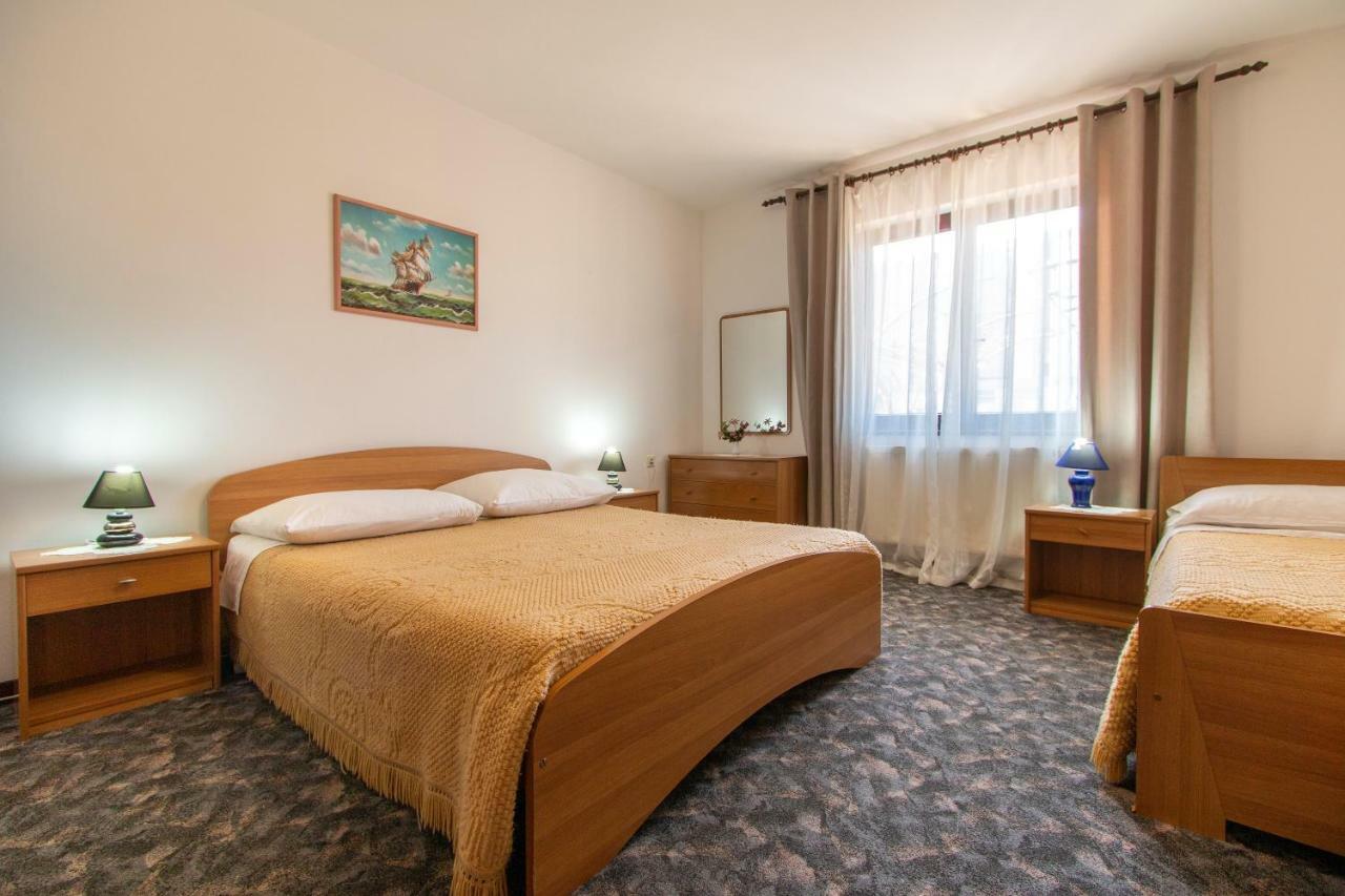 Irena'S Place A1 Ровинь Экстерьер фото
