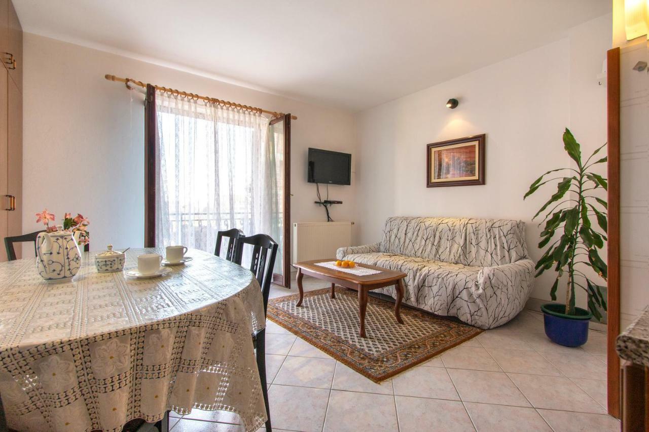 Irena'S Place A1 Ровинь Экстерьер фото