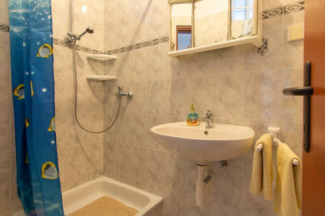 Irena'S Place A1 Ровинь Экстерьер фото